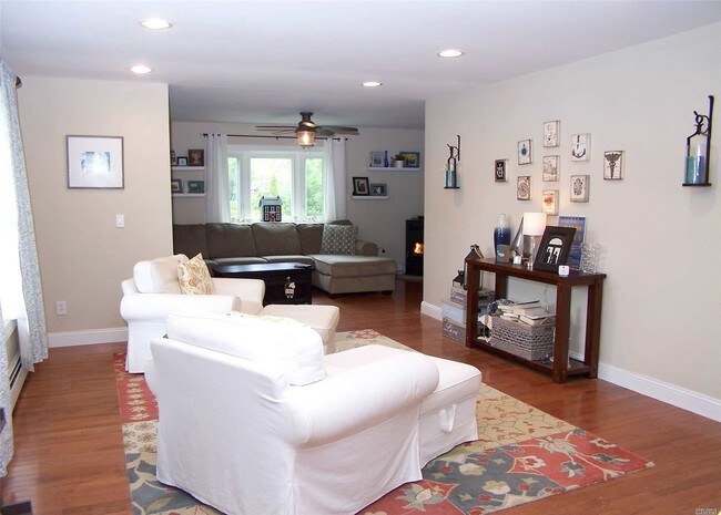 Building Photo - 12 David Way