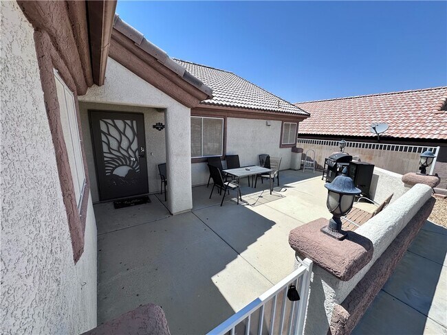 Foto del edificio - 5087 Emerald River Dr