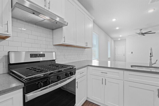 Foto del edificio - 6349 Marsh Ln