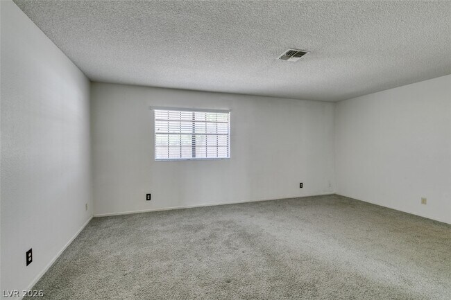 Foto del edificio - 604 Raintree Ln