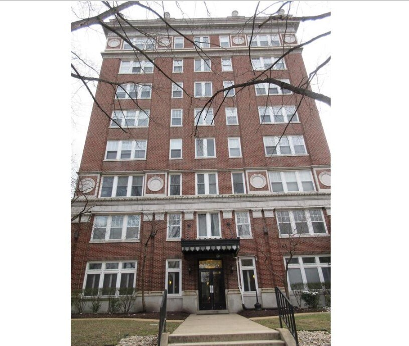 5330 Pershing Ave Unit 201, Saint Louis, MO 63112 Condo for Rent in Saint Louis, MO