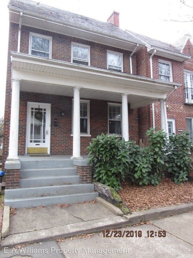 Primary Photo - 3121 Park Ave