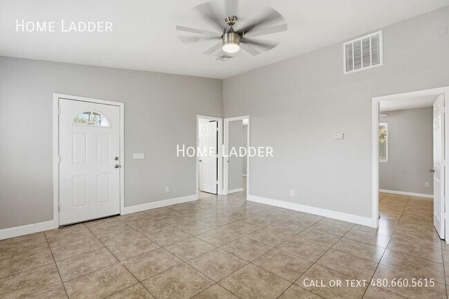 Foto del edificio - 1724 W Carol Ave
