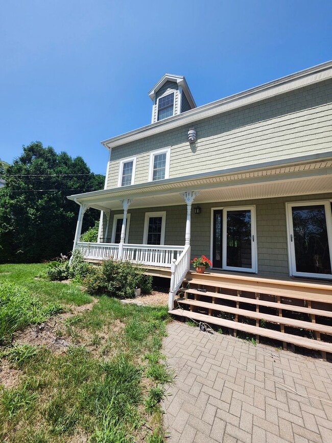 Building Photo - 86 Gilboa St