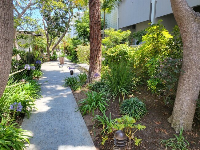 Foto del edificio - 4724 La Villa Marina