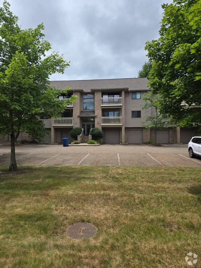 Building Photo - 3800 Rosemont Blvd