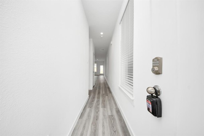 Building Photo - 2941 Amherst Mdw Ln