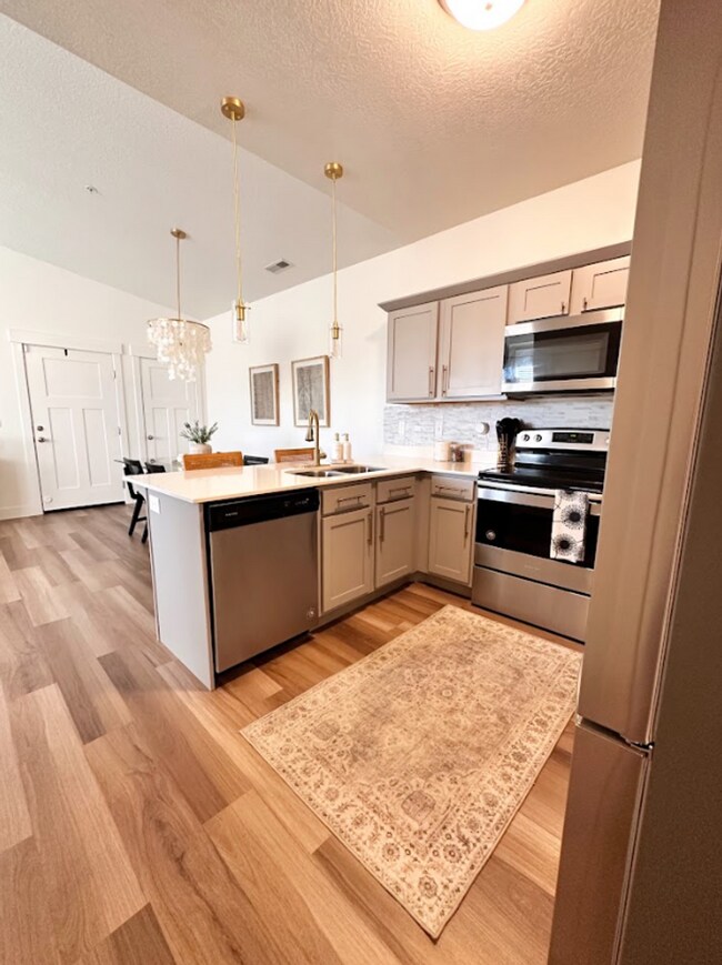 Foto del edificio - Modern & Spacious 3-Bed, 2-Bath in Saratog...