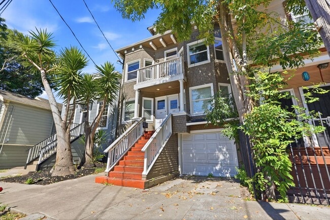 Building Photo - 2533-2535 Filbert Street