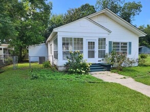 Building Photo - 404 Dubose St