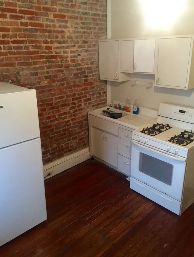 Building Photo - 3112 N Calvert St