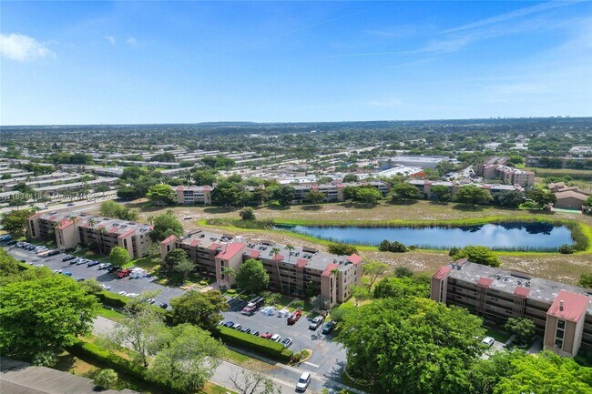Foto del edificio - 370 NW 76th Ave