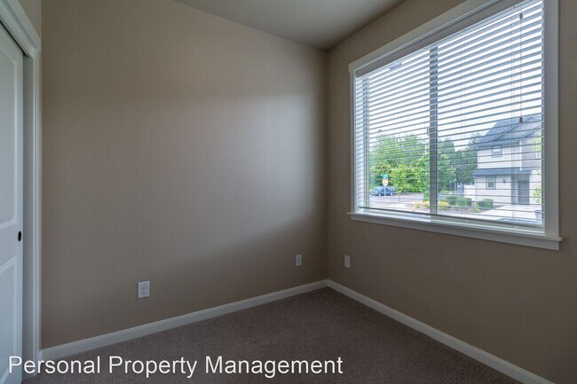 Building Photo - 4 br, 2.5 bath House - 7609 NE 31st Circle