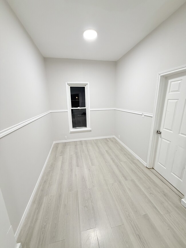 Building Photo - 194 Murray St