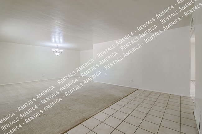 Foto del edificio - 4201 E Stanford Dr