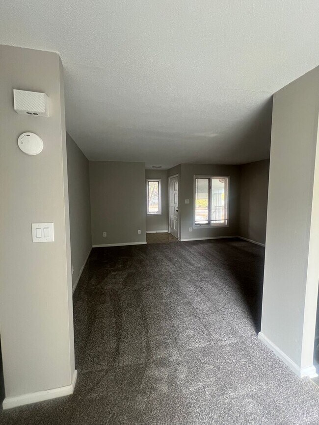Building Photo - South Charlotte Rental at Sharon Lakes Con...