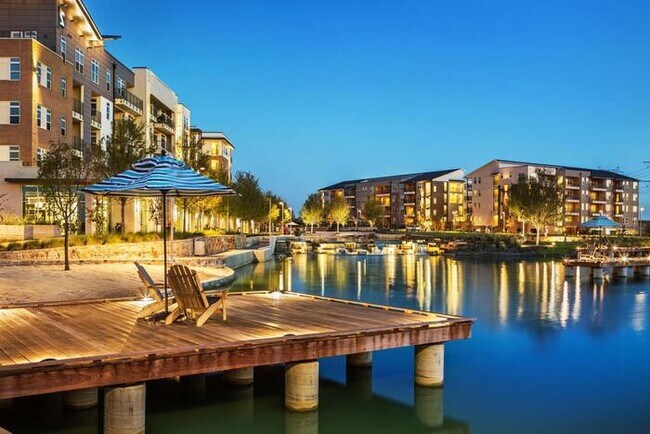 Foto del edificio - 3600 Windhaven Pkwy