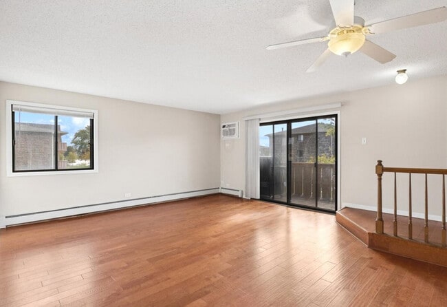 Building Photo - 11 Echo Ct