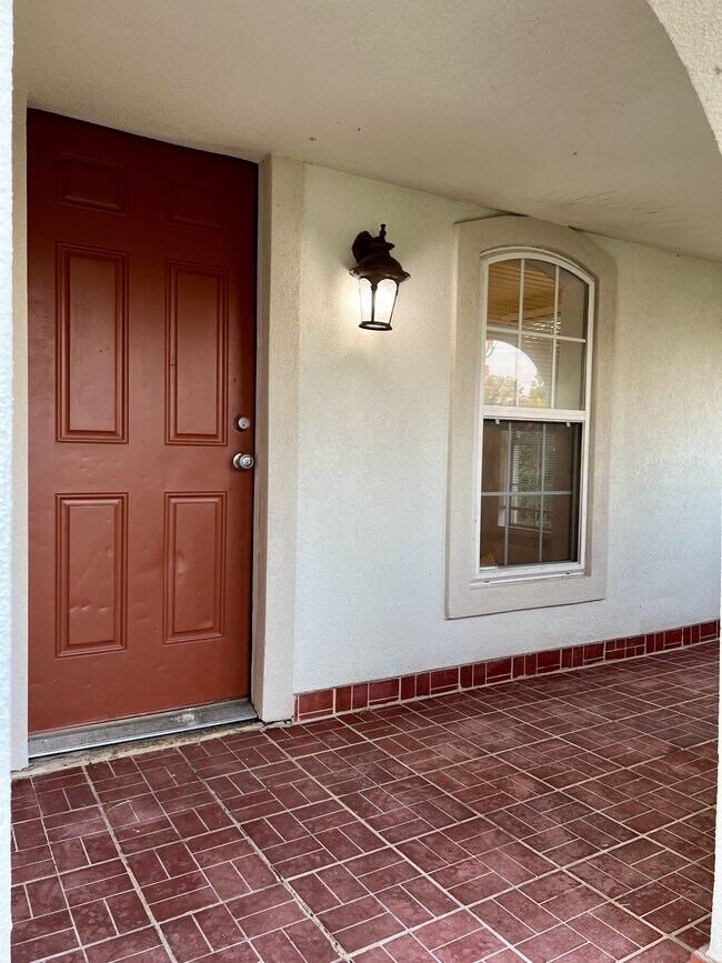 Foto del edificio - 1144 E Haskell St