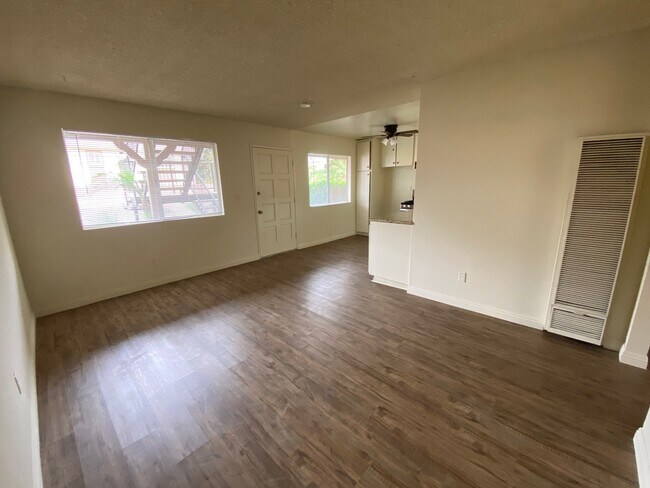 Building Photo - 17622 Cameron Ln