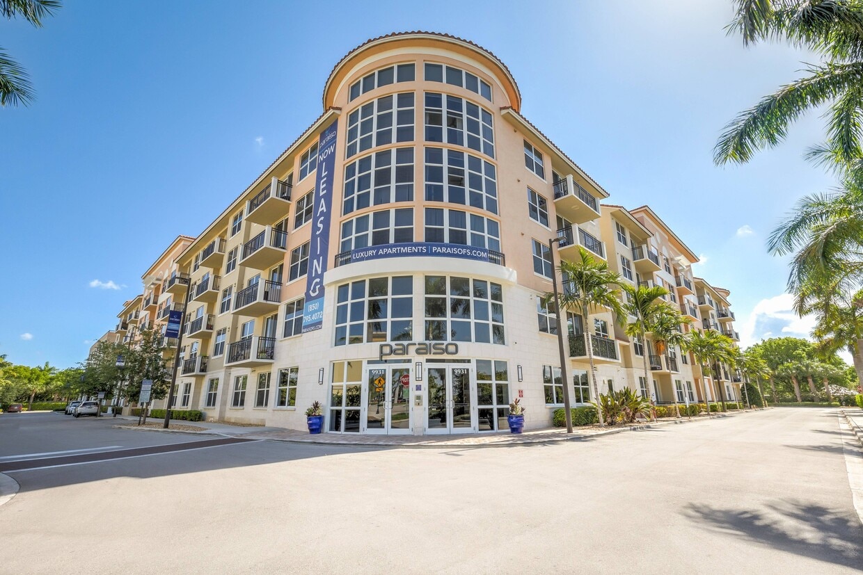 Paraiso at Fountain Square Apartments at 9931 W Flagler St Miami, FL