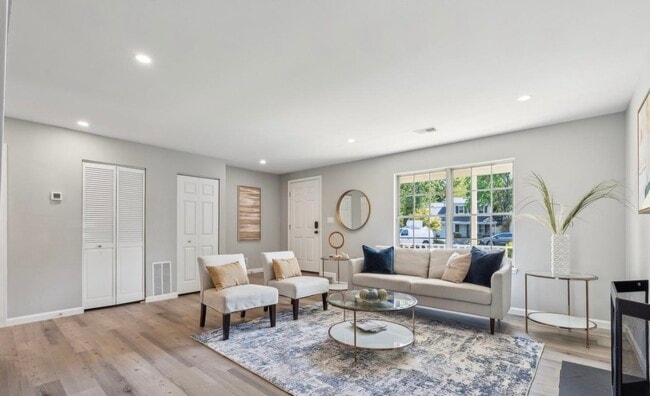 Building Photo - 13512 Apple Barrel Ct