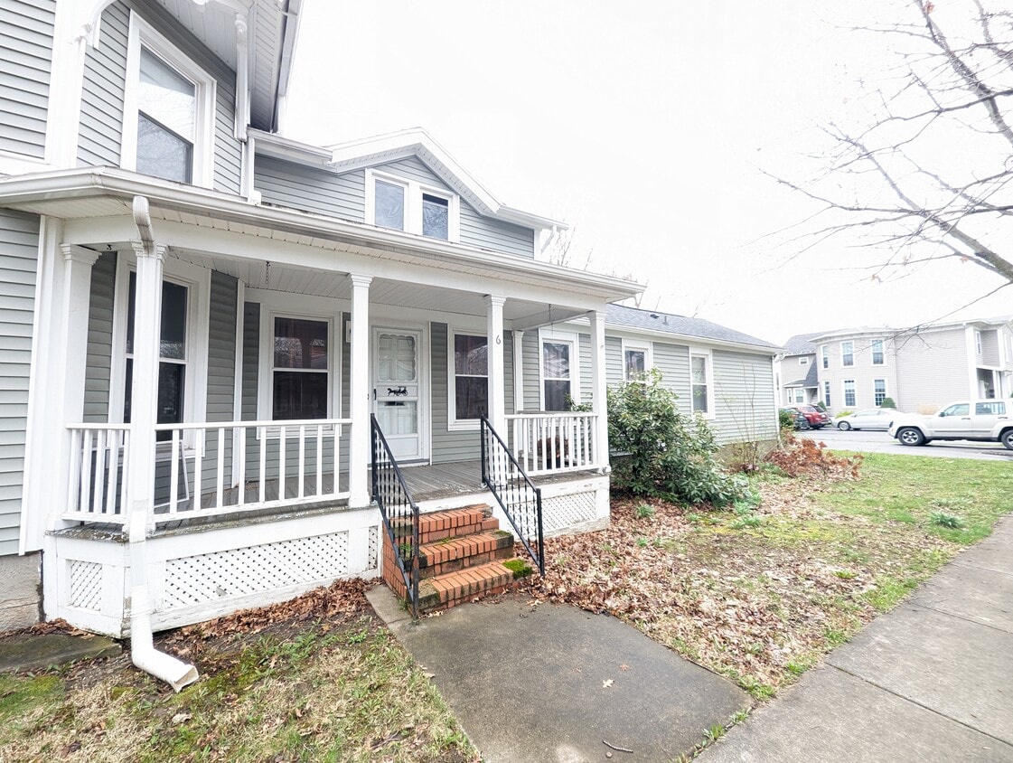 6 Green St Unit 6 Green Street LOWER, Fredonia, NY 14063 Apartments