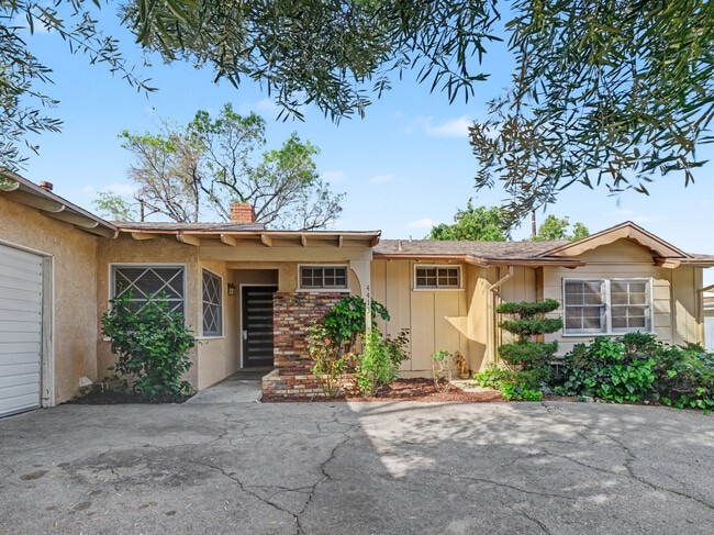 Foto del edificio - 4413 Canoga Dr