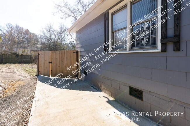 Building Photo - 57 18th Ave S