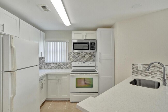 Foto del edificio - 12650 Vista Isles Dr