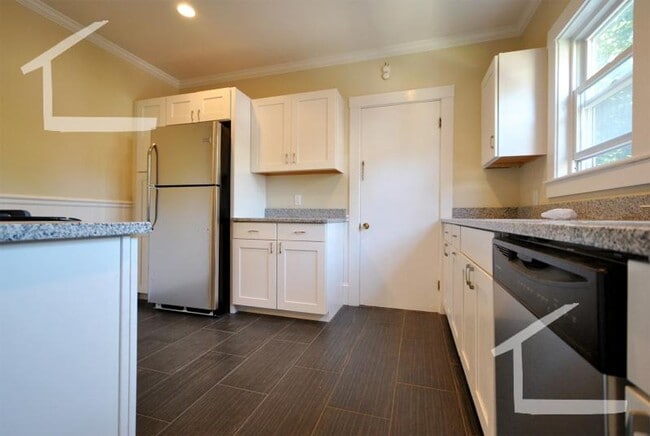 9/1 Oversized 4BR/2BA near Oak Sq, Brighton Center - 9/1 Oversized 4BR/2BA near Oak Sq, Brighton Center Apartment
