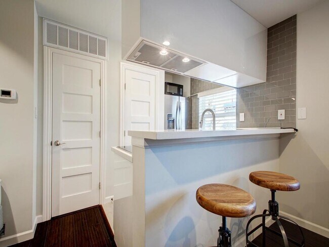 Foto del edificio - 3110 Red River St