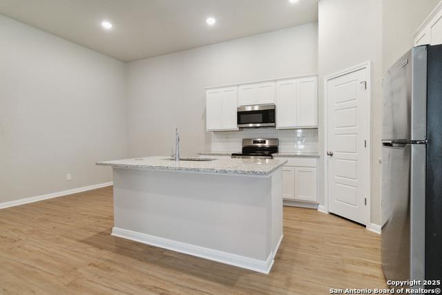 Foto del edificio - 422-426 Nespral Dr