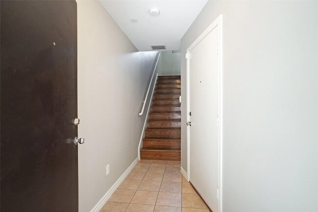 Building Photo - 4050 McKinney Ave