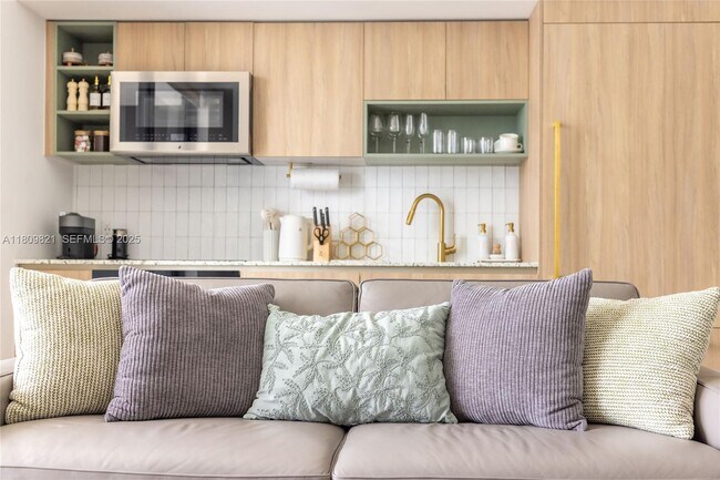 Building Photo - 159 NE 6th St