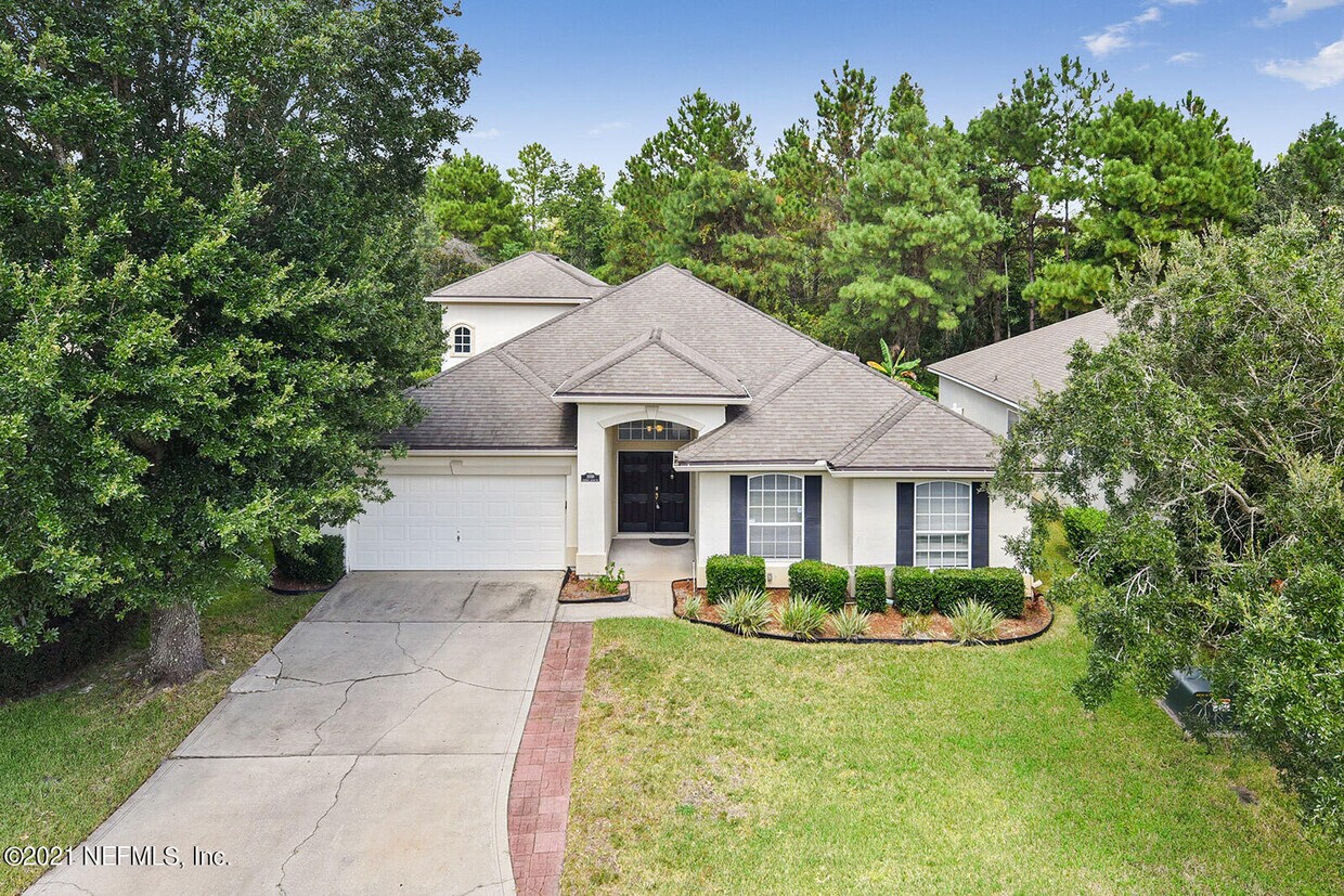 Foto principal - 3030 Piedmont Manor Dr