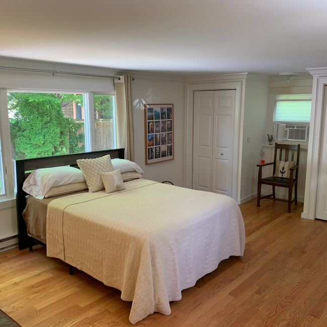 Main Room - 13 South St