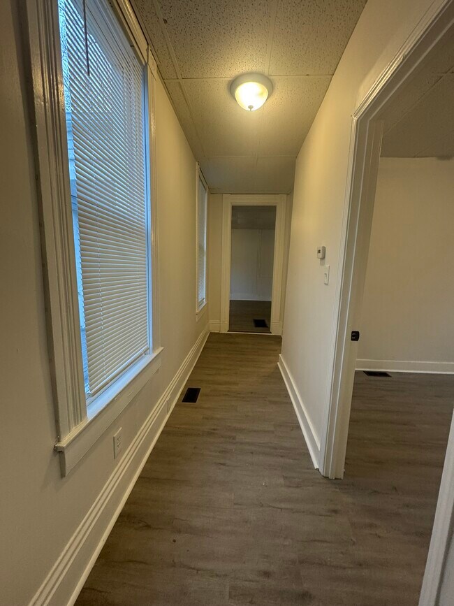 Building Photo - 3442 Larkwood Ave