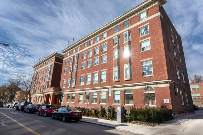 Building Photo - 150 Fermanagh Ave