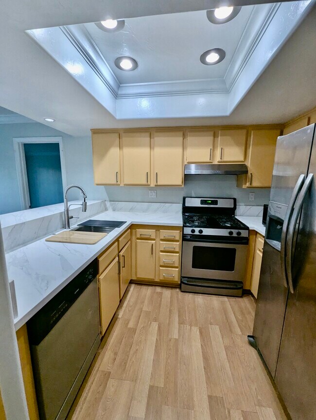 Kitchen - 3510 W Sweetbay Ct