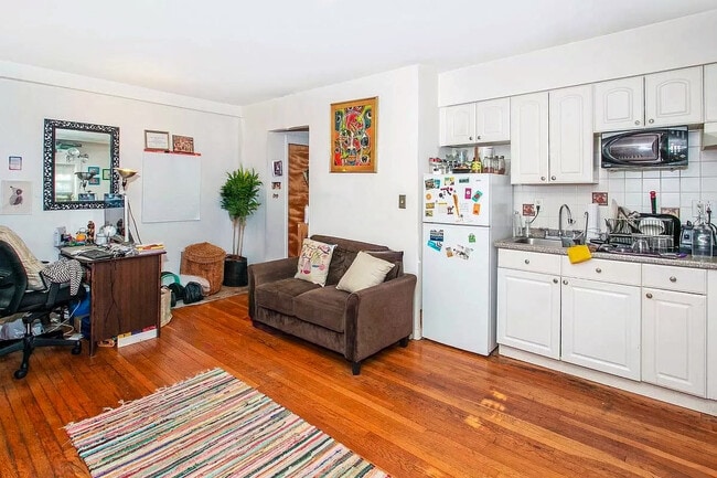 Building Photo - 231 W 256th St