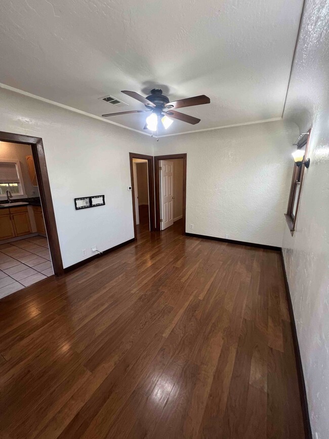 Sala de estar - Vista n.° 1 - 4480 38th St