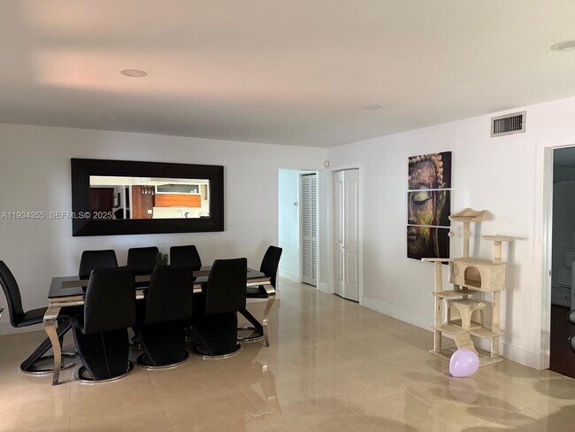 Foto del edificio - 2430 SW 22nd Terrace