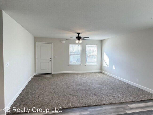 Building Photo - 3 br, 2 bath House - 309 SE Rose Garden Lane