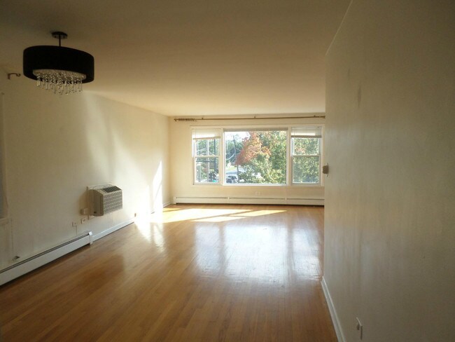 Foto del edificio - 3000 W Touhy Ave