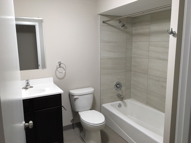Interior Photo - 720 Crescent St