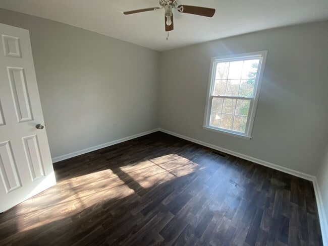 Building Photo - 230 Lanier Dr