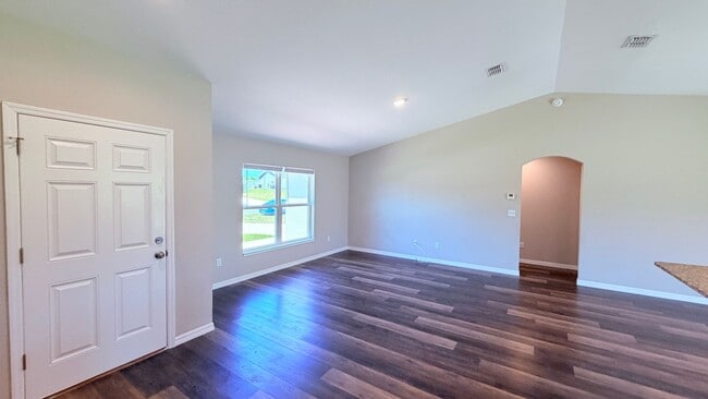 Foto del edificio - Lovely  3 Bedroom, 2 Bathroom Home in Ocala!!!