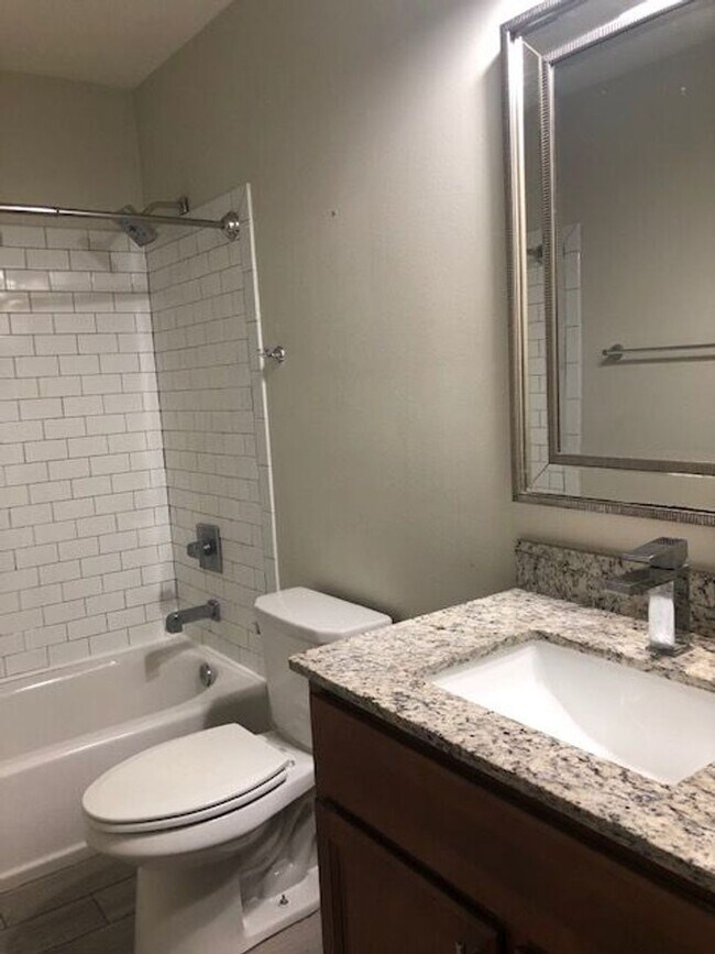Foto del edificio - 3328 Carlotta St