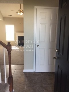 Building Photo - 5805 Bridgeway Dr